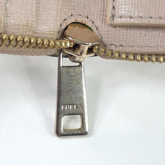 FURLA Designer Genuine Leather ZIP-AROUND Wallet Beige Cream Gold Tone Hardware. - Picture 6 of 16